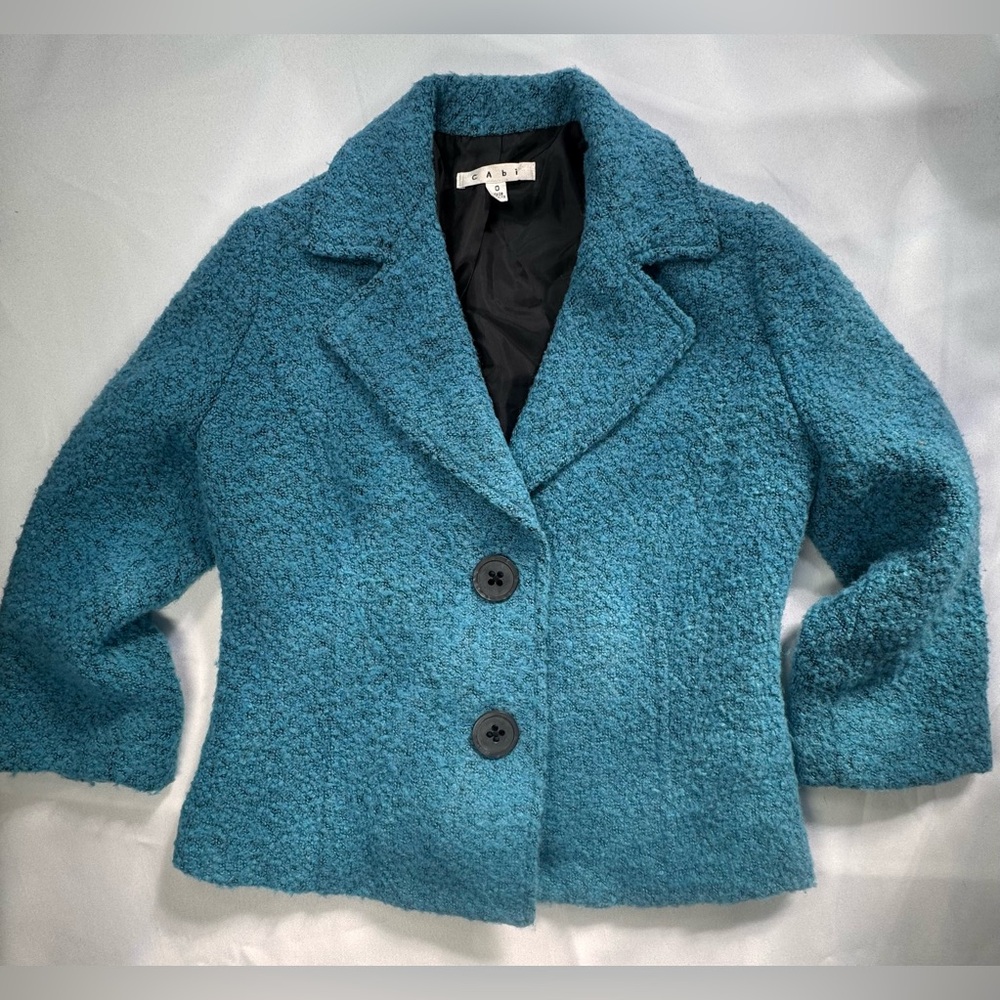 CAbi Textured Boucle Cropped Blazer - Turquoise Blue
Brand: CAbi- Size 0